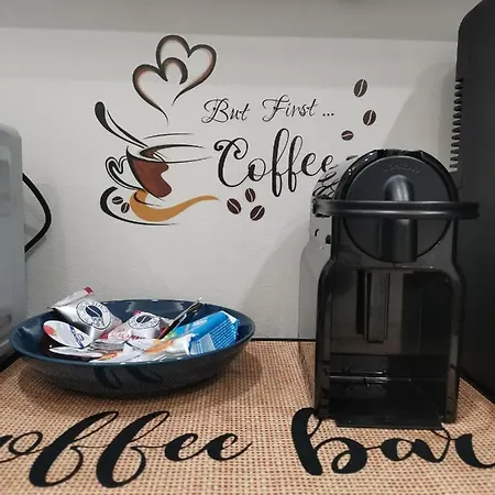 Pigro House - Airport 4*