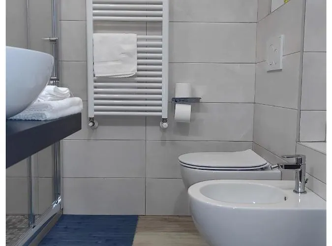 Pigro House - Airport 4* Bologna