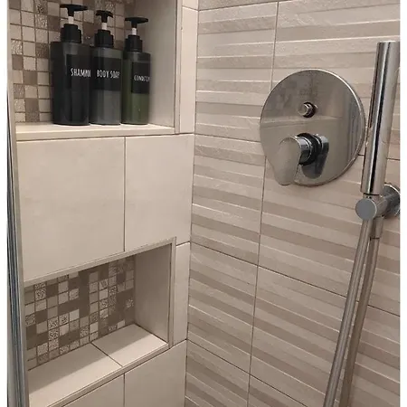 Pigro House - Airport 博洛尼亚