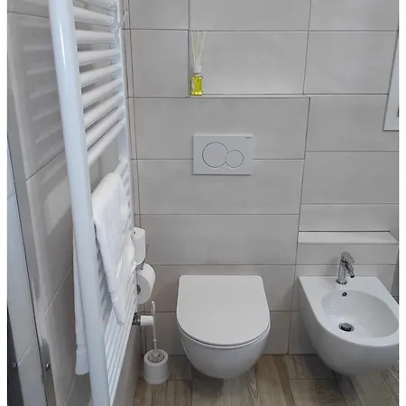 Pigro House - Airport 招待所