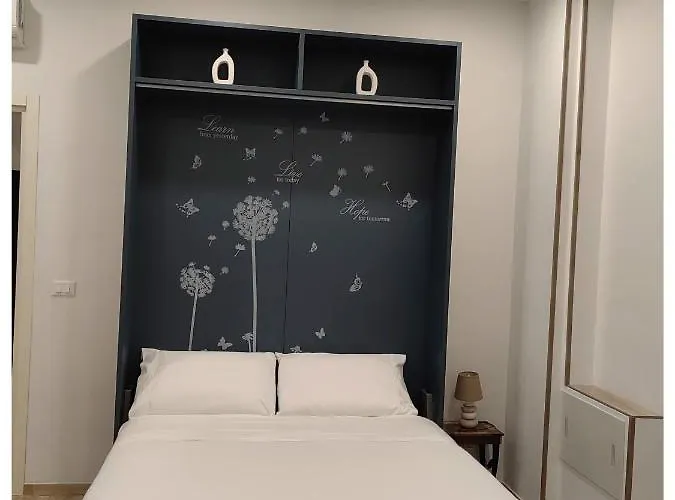 Pigro House - Airport ゲストハウス ボローニャ