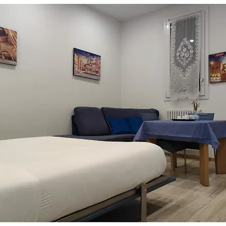 Pigro House - Airport Guest house *