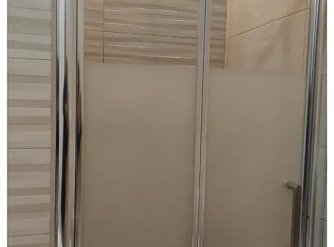 Konukevi Pigro House - Airport 4*